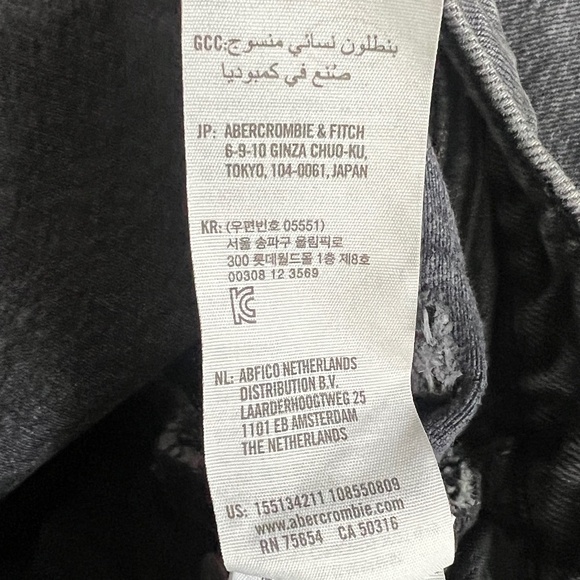 Abercrombie & Fitch Curve Love 90's Straight Ultra High Rise Split Hem Size 28 - Picture 11 of 11